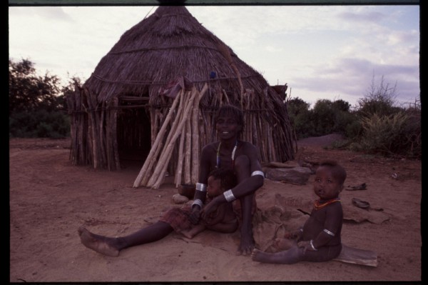 Simon Törnar - med plemeni Hammer, Karo, Mursi, kjer se izgubiš po prašnih cestah Omo Valley